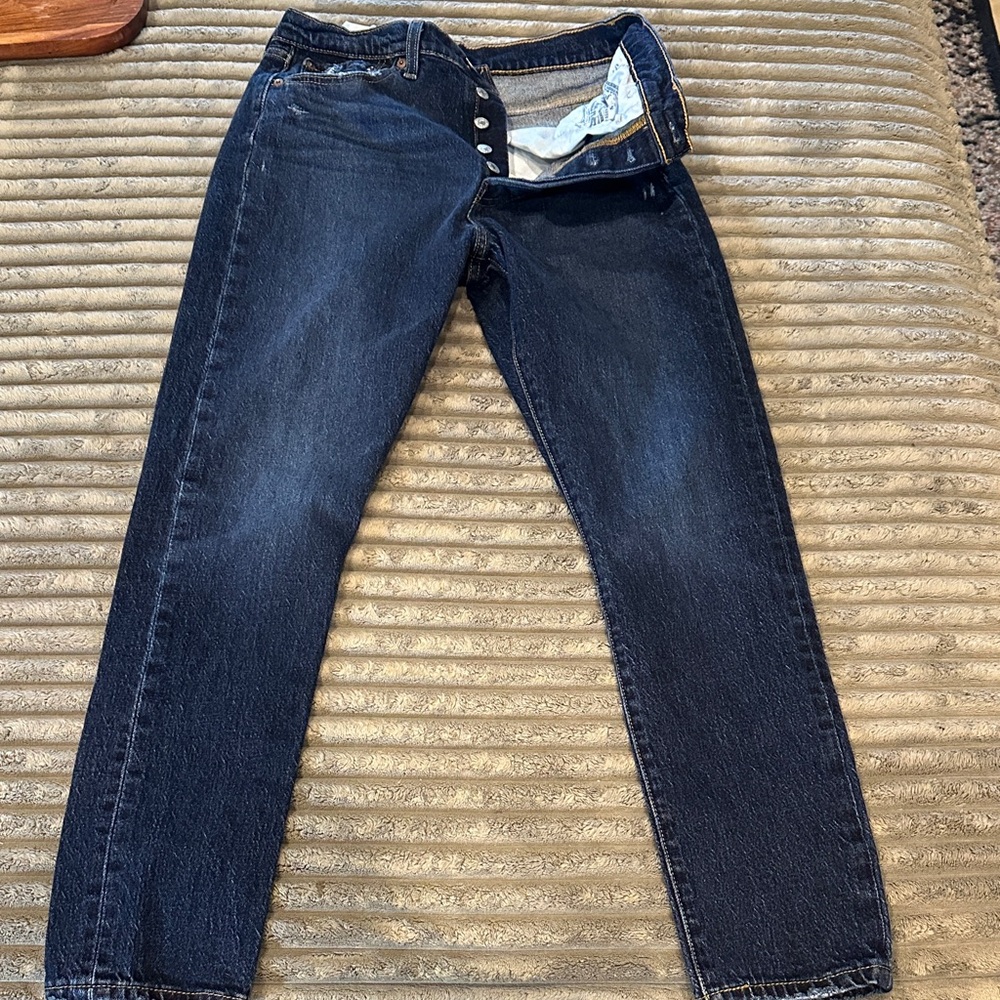 Levi's Women’s not Men’s   Deep Indigo Straight Jeans